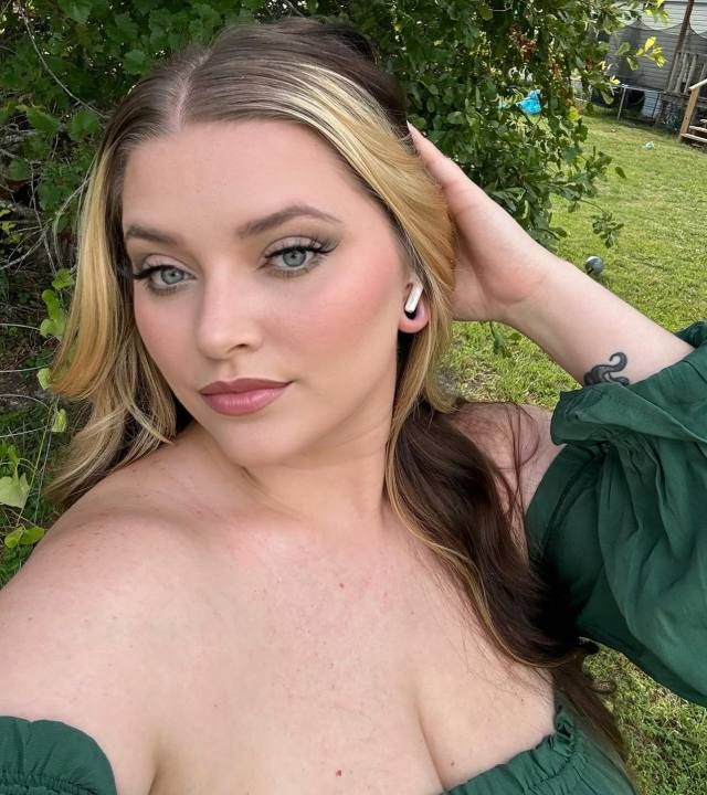 I’m Married With 3 Kids & My Husband Went For Business Trip & I Need A Man To Come Fuck Me While Husband Traveled - Image 3