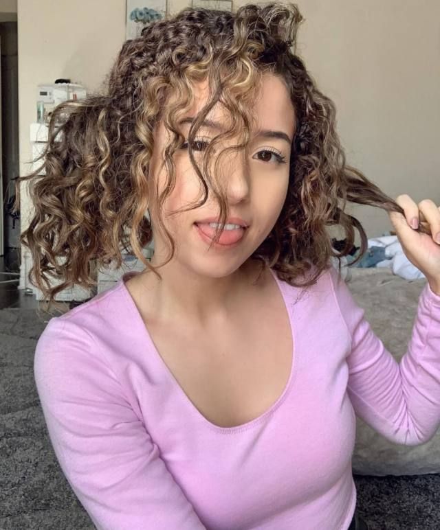 Available for both incall and outcall service. - Image 3